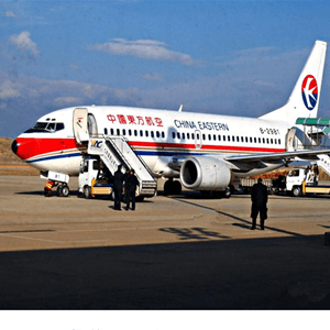 西宁曹家堡机场货运航空快运业稳步发展的原因是什么？